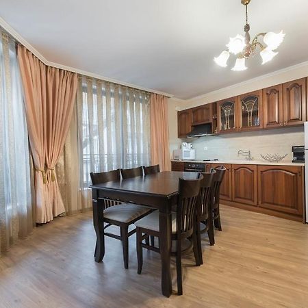 Vazov Residence , Two Bedroom Top Centre Apartment Варна Екстер'єр фото