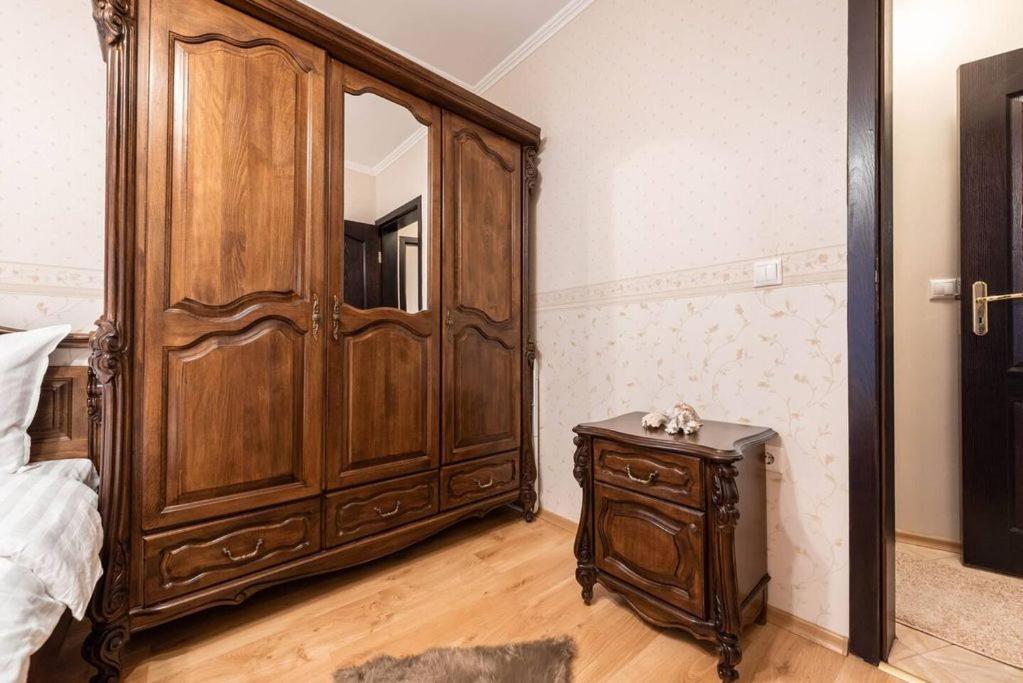 Vazov Residence , Two Bedroom Top Centre Apartment Варна Екстер'єр фото